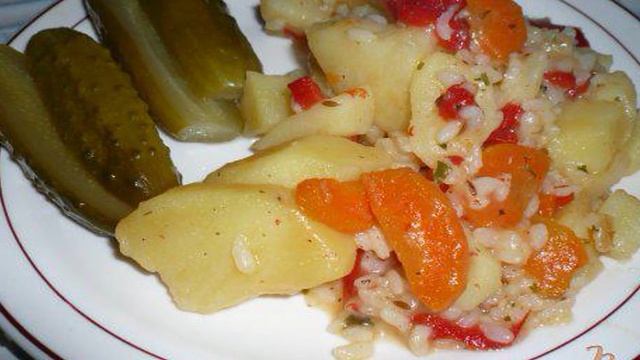 Картофель с рисом тушеный