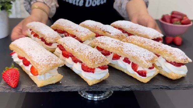 СЛАДОСТИ за 5 минут с кремом Маскарпоне и Клубникой...🍰🍓😋 Рецепт в описании ✍️