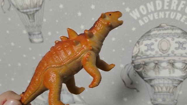 играем в динозавриков