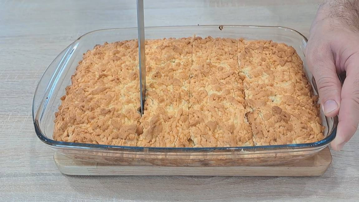 Каждый ДЕНЬ пеку к чаю, НО этот ПИРОГ Чаще ВСЕГО УЖ очень он вкусный и готовится быстро !