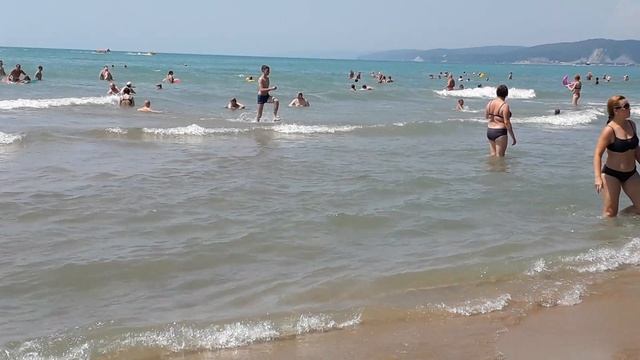 Лучший отдых на море с детьми. Чёрное море, Голубая бухта, солнце, песочек, батуты, бананы.