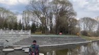 Прогулка Романа с Ларисой из Новосибирска по санаторию «Рабочий» города Удаляньчи (Китай).