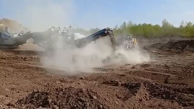 Производительность Дробильного Комплекса Щековая дробилка + Конусная дробилка по С4 больше 250 тн/ч