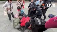 В Киеве мужчину задержали за исполнение песен на русском языке