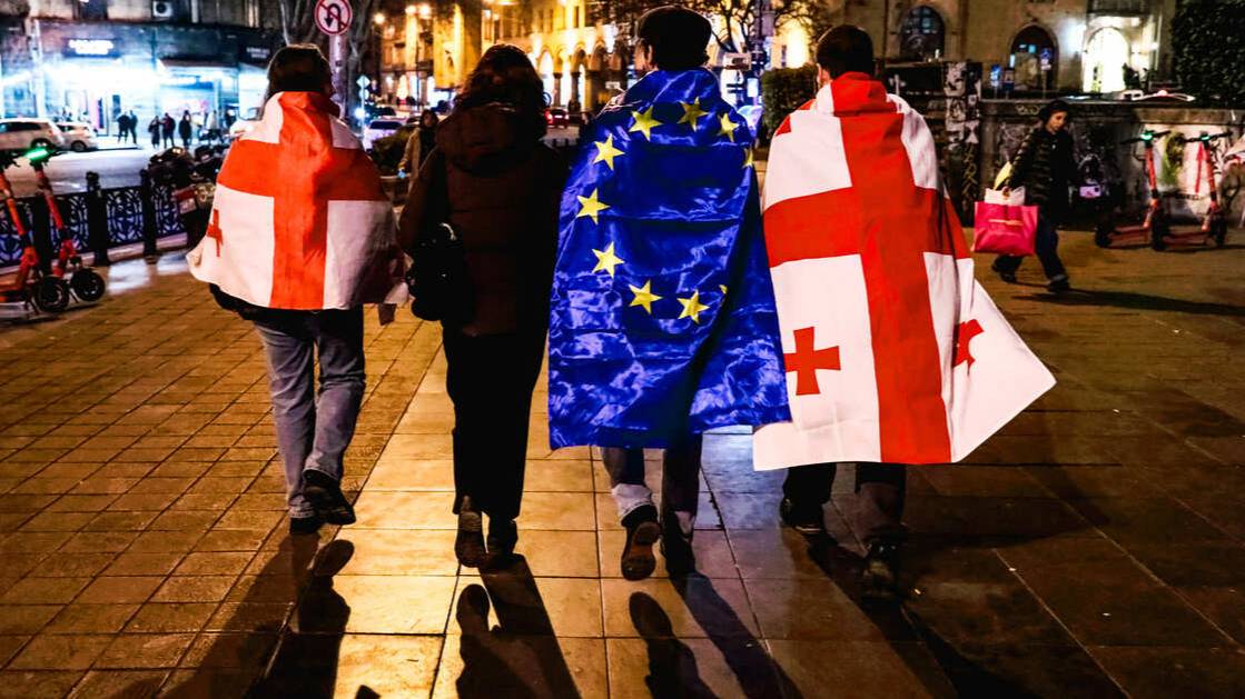 Массовое антиправительственное шествие состоялось в Тбилиси