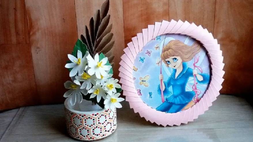 Как сделать круглую рамку для рисунка или фото из бумаги и картона,