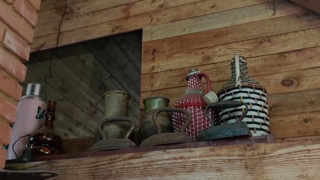 На даче у старьёвщика. Антиквариат и ретро. Аппаратура и музыкальные инструменты.