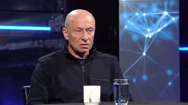 Кто препятствует выходу лекарств от онкологии....