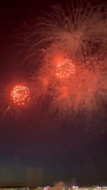 Видео грандиозного салюта в Москве в честь 80-летия победы в Великой Отечественной войне.
