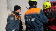 Люди застряли вниз головой на аттракционе в Магнитогорске
