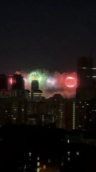 Москва. Вид из окна на праздничный салют!