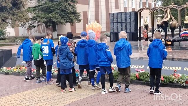Возложение цветов к памятнику войнов в Тербунах.
Тренер. Романов. В. А.
Школа Динамо ⚽Липецк.