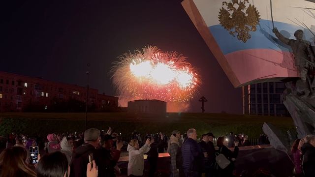 🎇Праздничный салют в Москве в честь Дня Победы 

 В столице прогремел великолепный салют, посвящённ