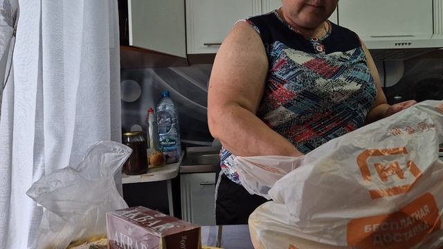 Переобула зимники/у нас дождь/ перекопала тепличку