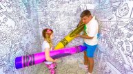 Лайк Настя и папа играют в детском научном музее