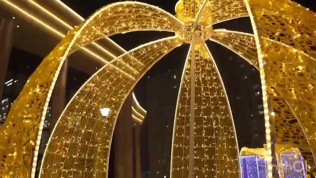Украшение световыми конструкциями территорию дворца