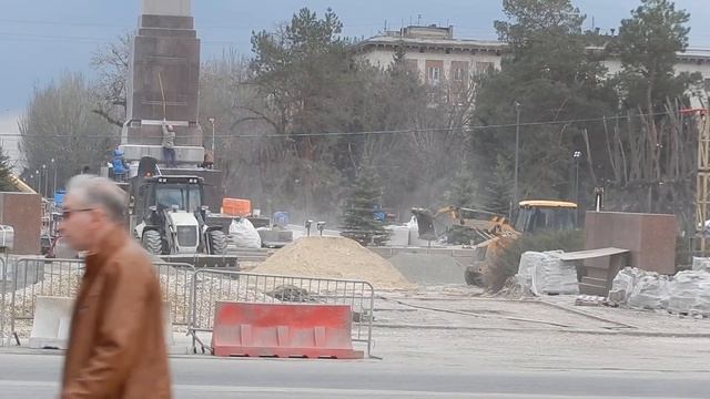 Ремонт улиц Волгограда обновление Стеллы и вечного Ог
