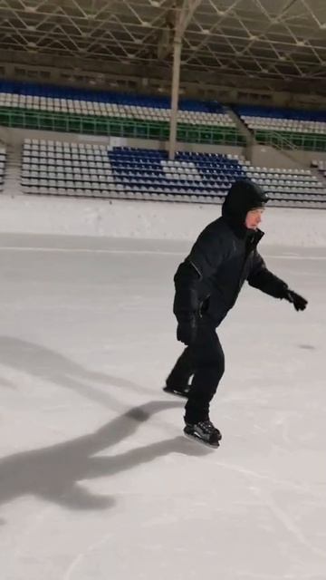 Чулпан на коньках