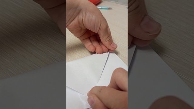 как сделать самолётик из бумаги?