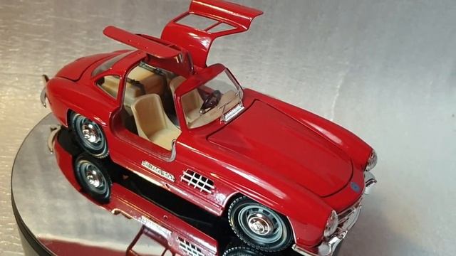 Mercedes-Benz 300 SL W198 "Крыло Чайки" Bburago 1/24 1990