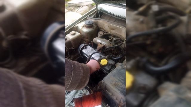 Девяточный движок с застарелой грязью.