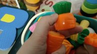 играем в овощи на липучках для малышей