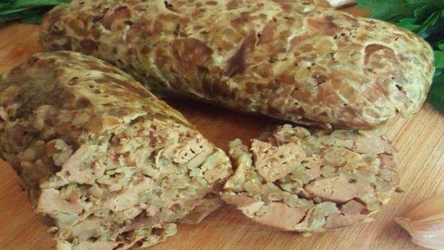 Колбаса из куриной печени и гречки