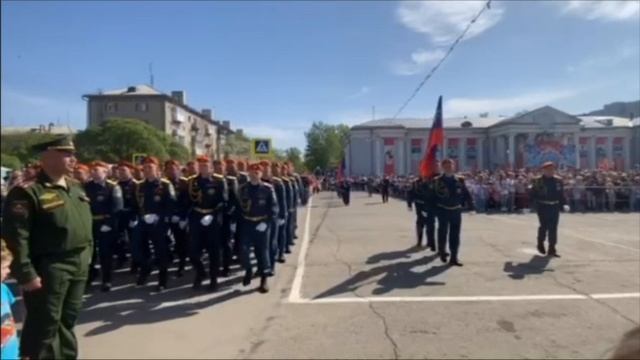 Новоалтайск, день Победы. Бессмертный полк, парад Победы, фейерверк.