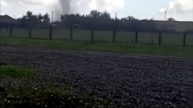 Гиганский смерч прошёл по совхозу Тобольский в Оренбургской области