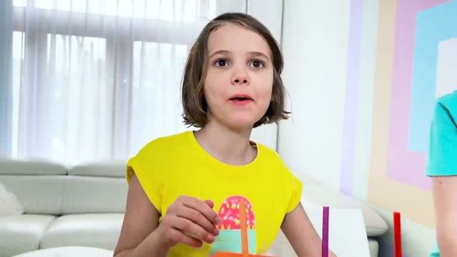 Miss Katy|Мисс Кэти Катя играет в новый челлендж с Максом