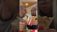 Едим в КФС,часть 1🥪🍟#вкусно#еда#мукбанг#фастфуд#куша?