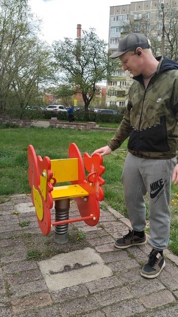 Катаюсь на петушке😆😆😆