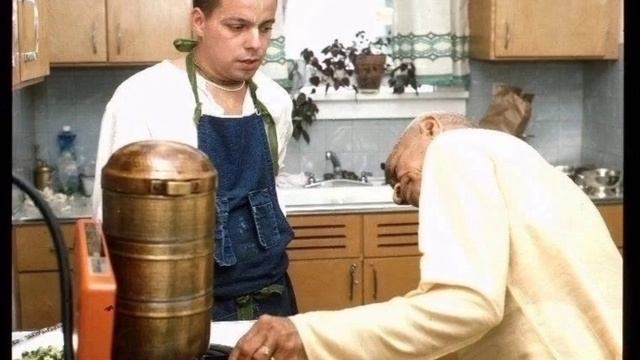 Беседа в комнате Шрилы Прабхупады, 10.05.1969, Коламбус, США, штат Огайо.