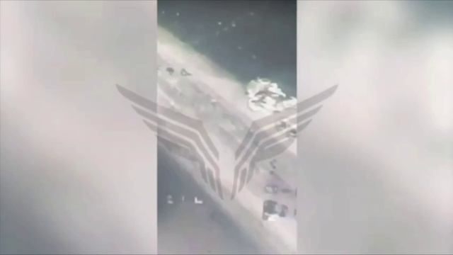 Бойцы при помощи FPV-дрона уничтожили РСЗО HIMARS.
