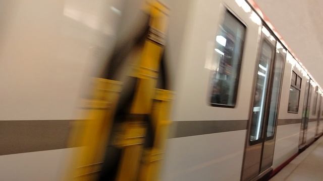 10 мая 2025 г. Метропоезд "Балтиец" 81-725-108 Прибывает на станцию Балтийская