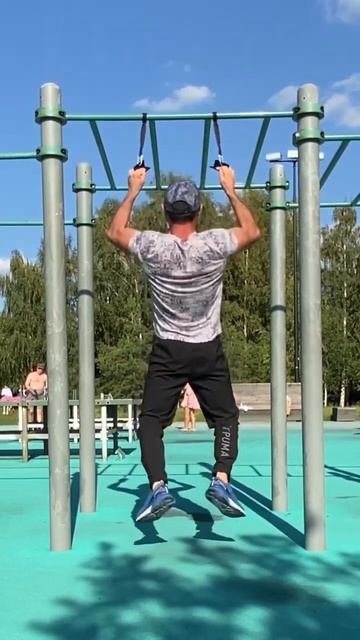 Борец показал силу пальцев #санктпетербург #силарук