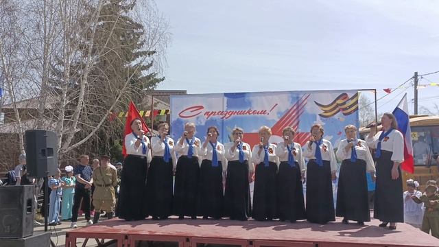 Праздничная концертная программа посвященная   9 мая 