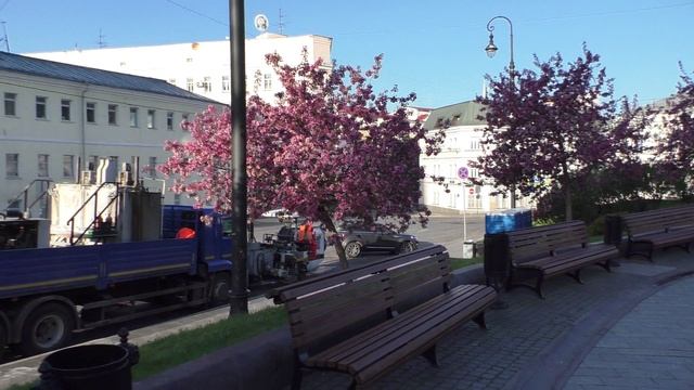 МОСКВА. ХИТРОВСКАЯ ПЛОЩАДЬ. ТА САМАЯ ПАНЕЛЬ...Почему говорят «выйти на панель»?