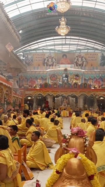 Коллективное воспевание Саи Гаятри для всеобщего мира 🙏