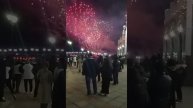 Мы смотрим салют с Днём победы с 80-летие великой победы желаем всем крепкого здоровья