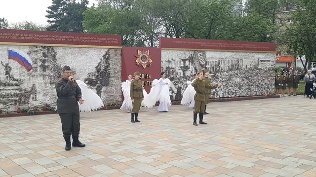 Евгений Огай - Журавли
