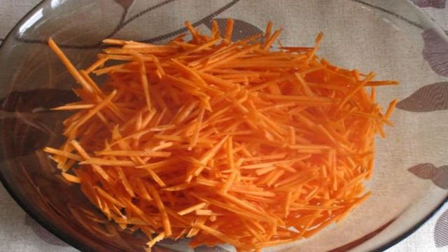 Морковь по-корейски с помидорами и цветной капустой