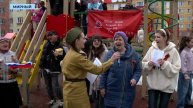 Мирнинцы спели песни военных времён во дворах