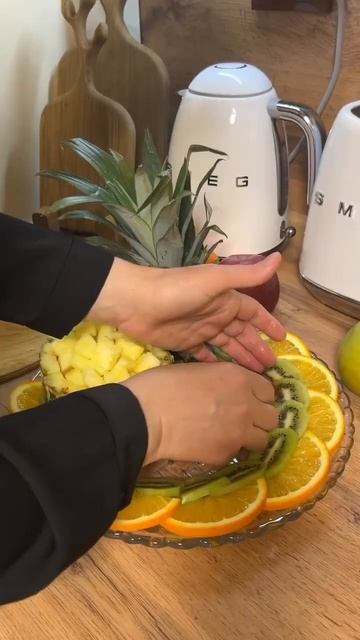Фрукт нарезка с ананасом и киви