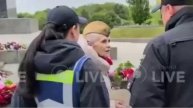 В Киеве около Вечного огня задержали пенсионерку