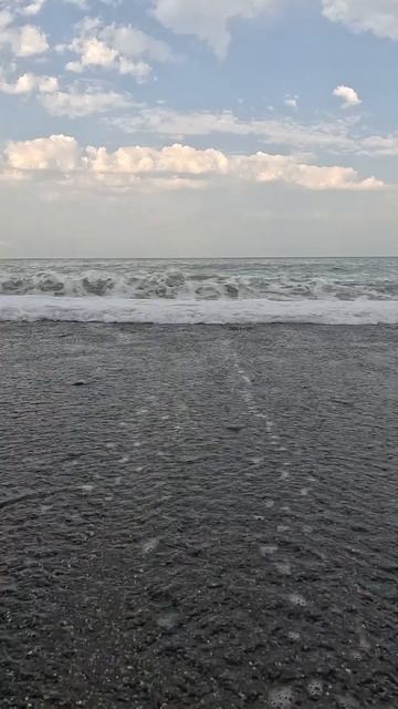 Агудзерский пляж в Абхазии