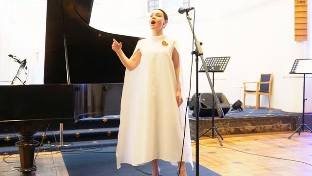 Моя самая любимая певица Евгения Красилова исполняет русскую народную песню "Волга-реченька глубока"