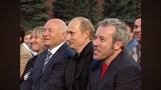Битлз видео Путин с макаревичем другое видео не нашёл где он один