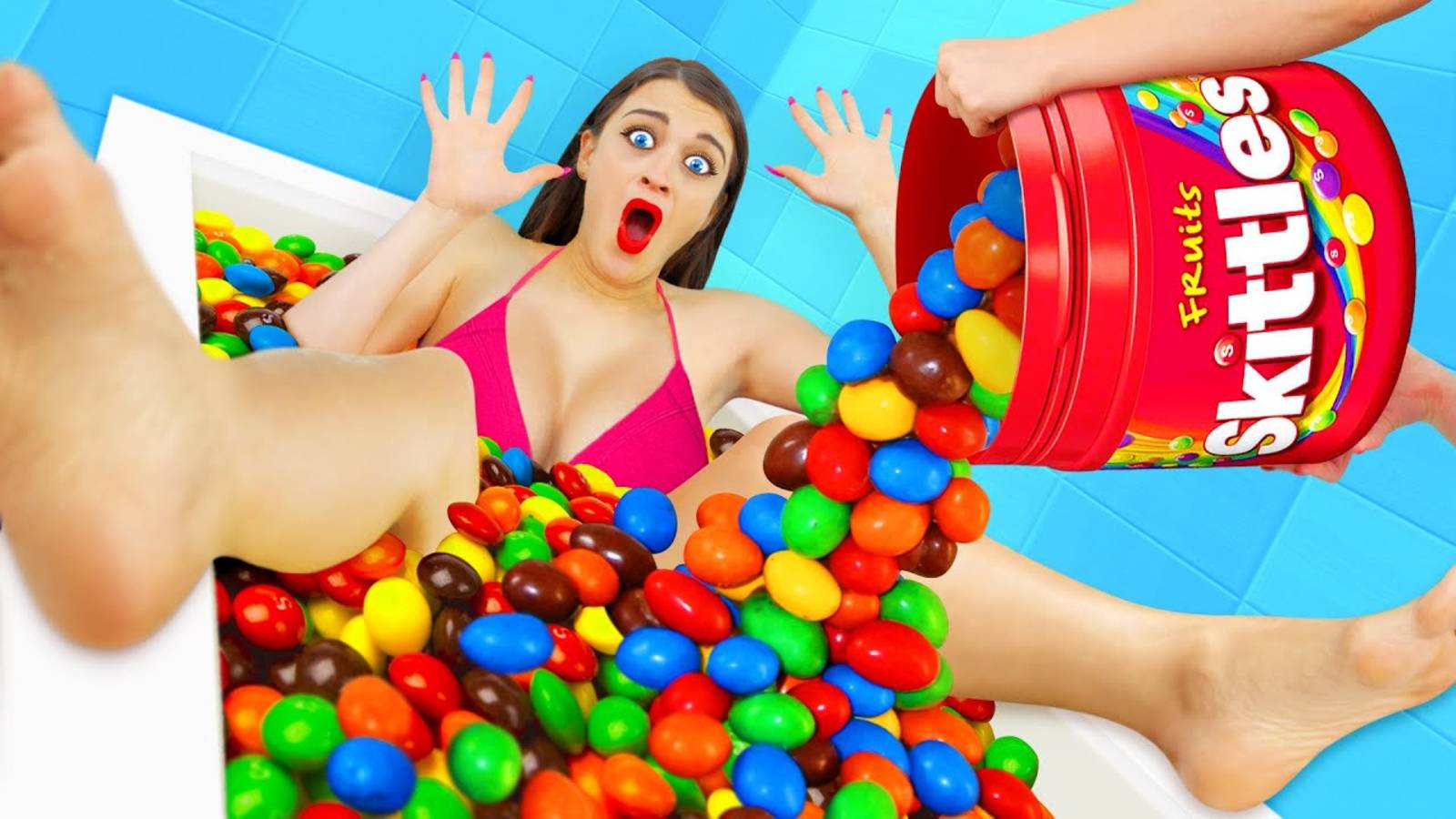 Невероятный Бассейн из Skittles Челлендж
