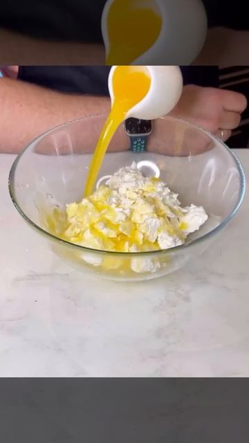 Огромный глазированный сырок с джемом